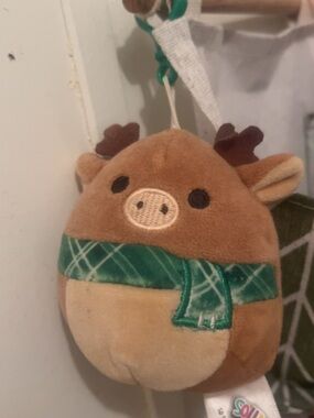 Squishmellow plushie keychain